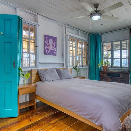 Saigon Bay Bed & Breakfast Бокас дел Торо Екстериор снимка