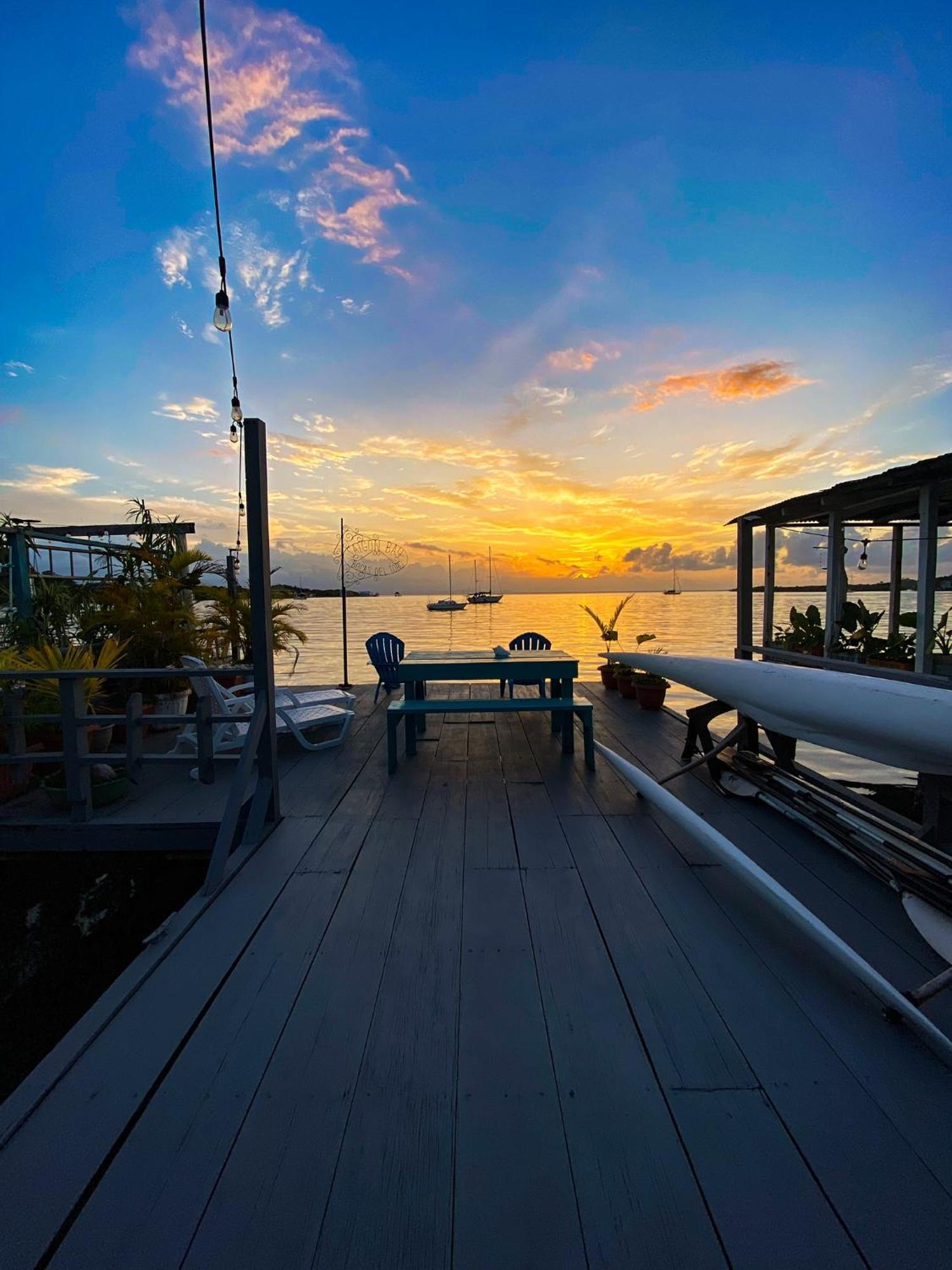 Saigon Bay Bed & Breakfast Бокас дел Торо Екстериор снимка
