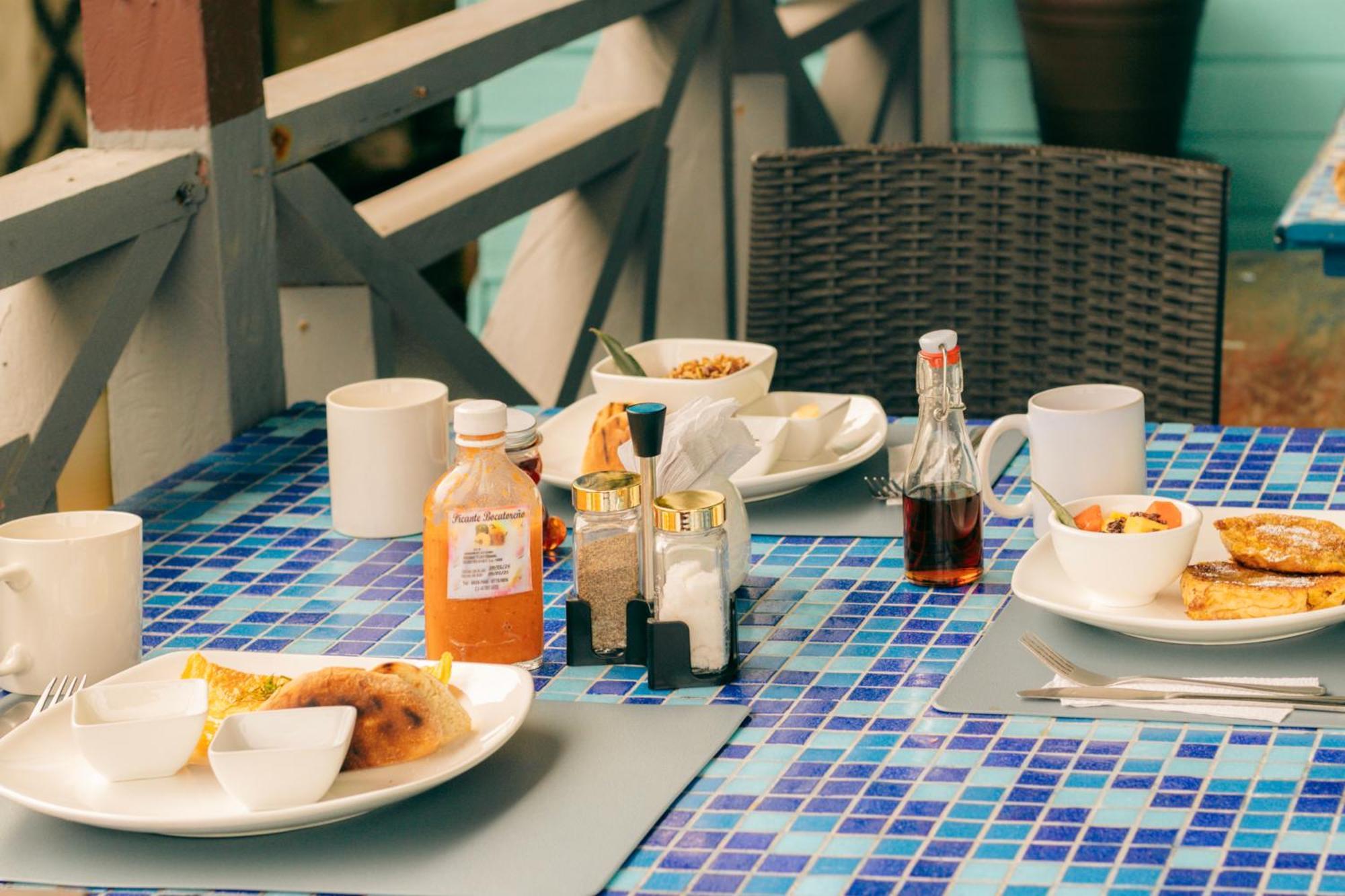 Saigon Bay Bed & Breakfast Бокас дел Торо Екстериор снимка