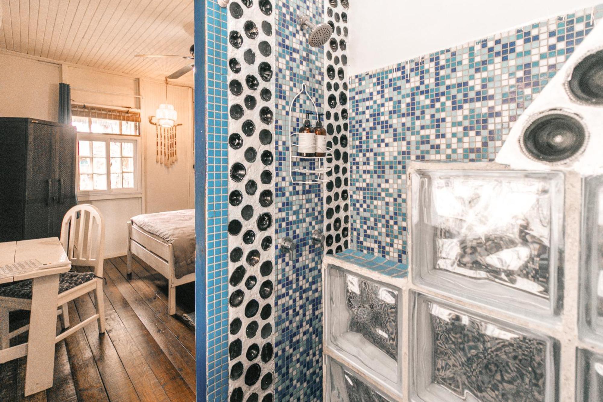 Saigon Bay Bed & Breakfast Бокас дел Торо Екстериор снимка