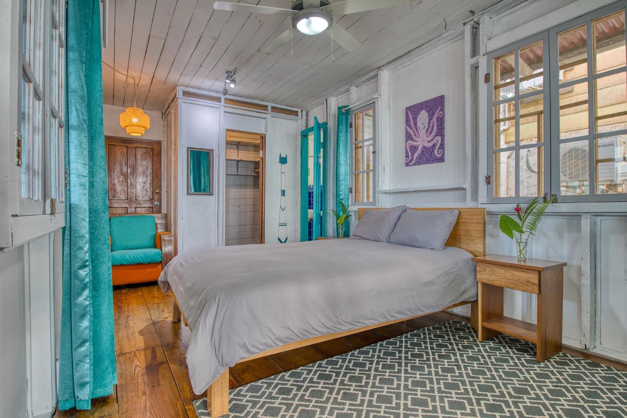 Saigon Bay Bed & Breakfast Бокас дел Торо Екстериор снимка