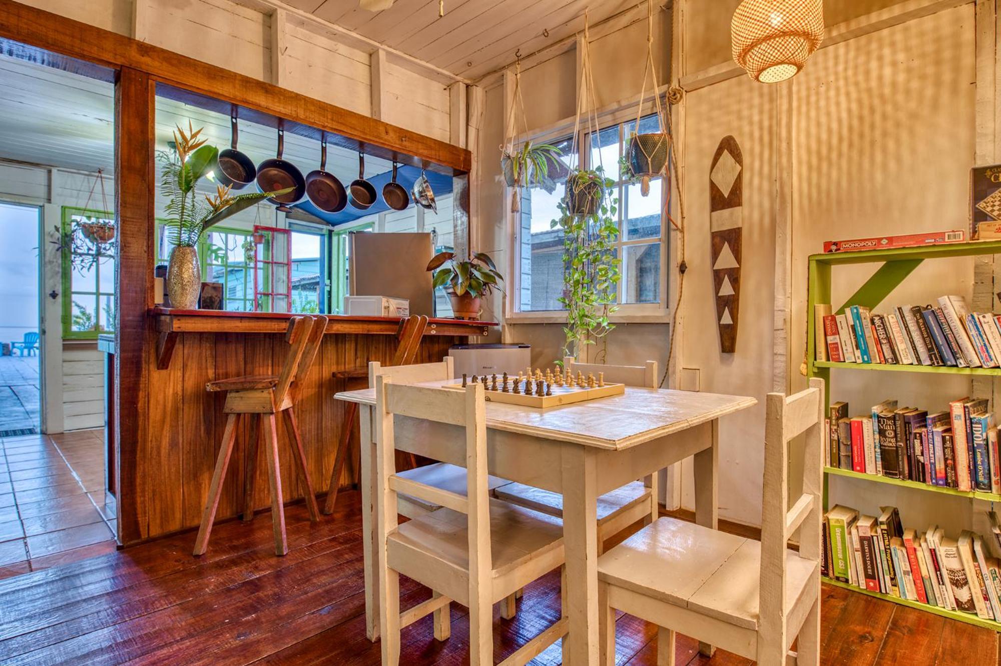 Saigon Bay Bed & Breakfast Бокас дел Торо Екстериор снимка