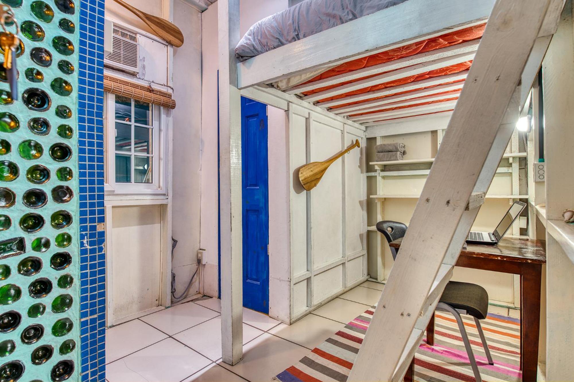Saigon Bay Bed & Breakfast Бокас дел Торо Екстериор снимка