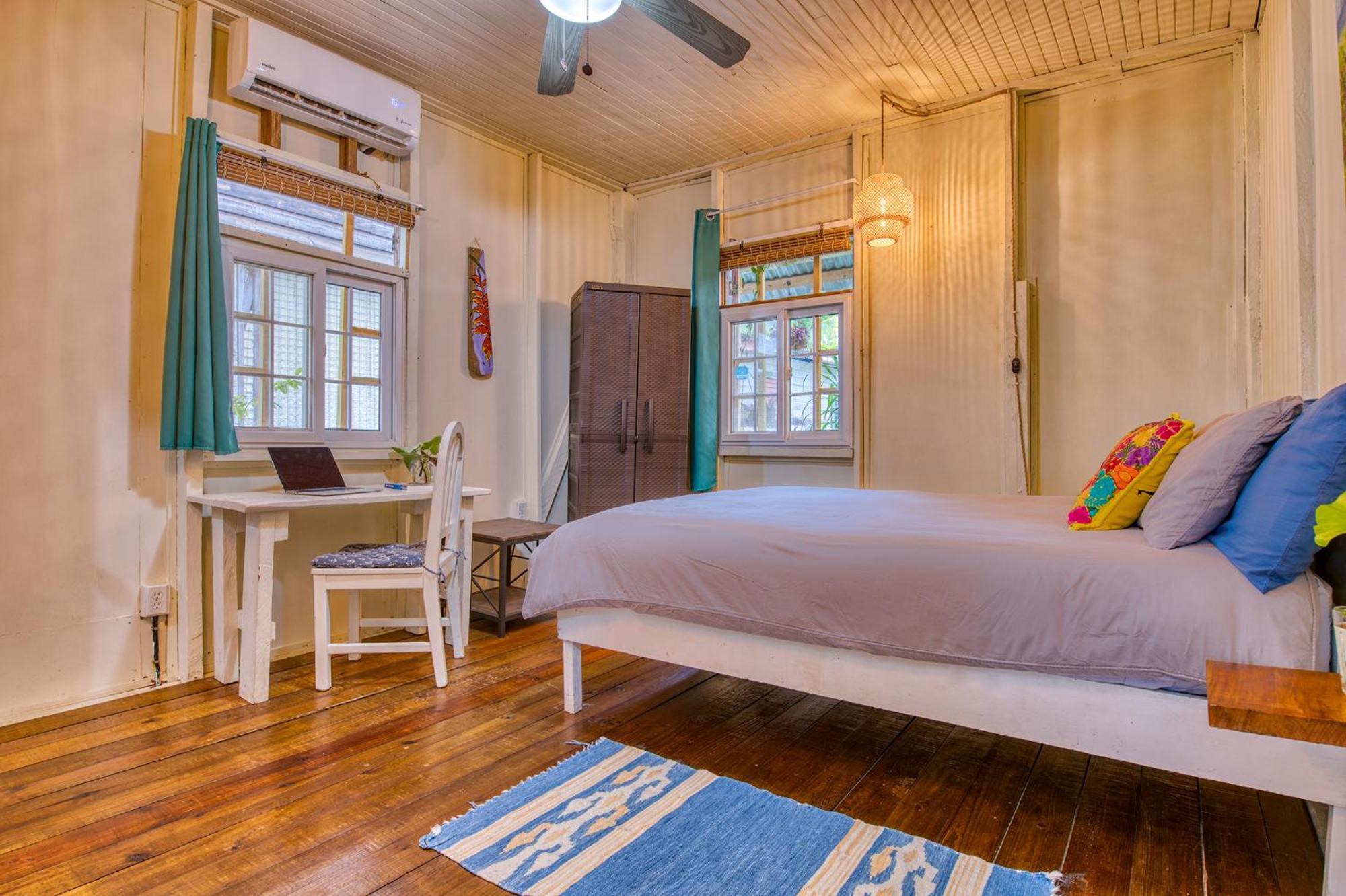 Saigon Bay Bed & Breakfast Бокас дел Торо Екстериор снимка