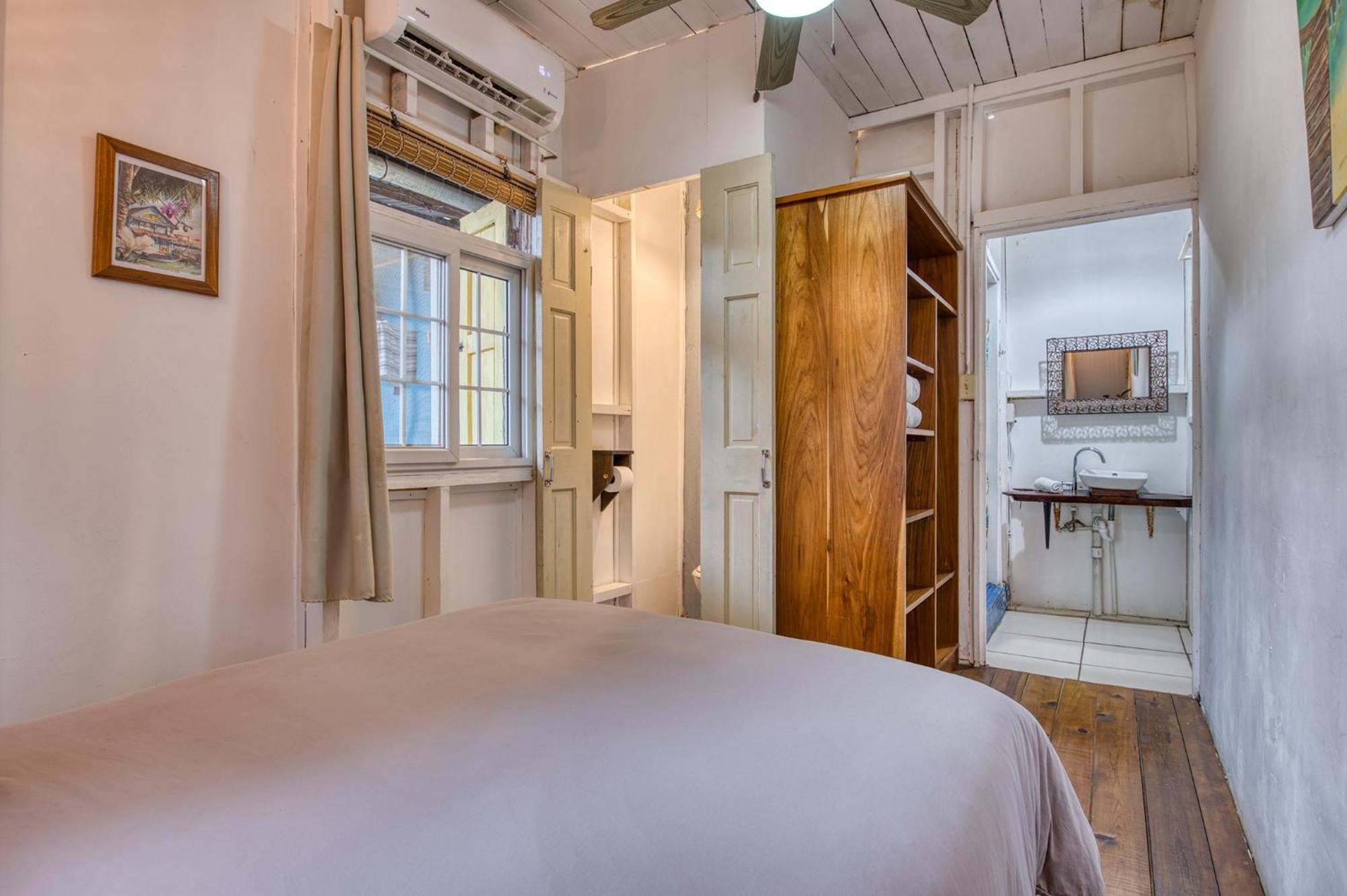 Saigon Bay Bed & Breakfast Бокас дел Торо Екстериор снимка