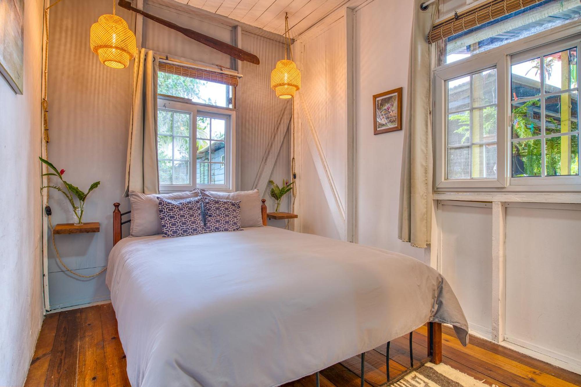 Saigon Bay Bed & Breakfast Бокас дел Торо Екстериор снимка